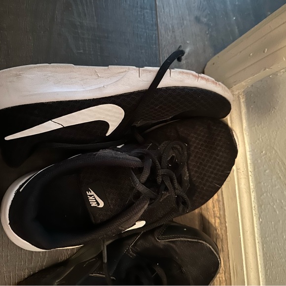 Shoes - Picture 3 of 5